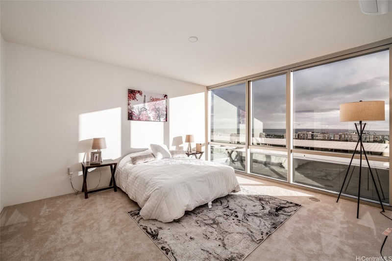 Building Photo - 1391 Kapiolani Blvd