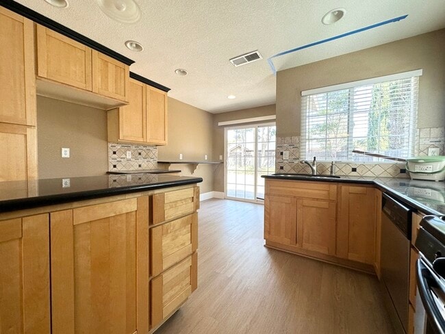 Building Photo - Beautifully Updated Home in Citrus Heights!