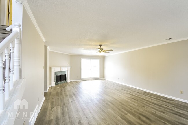 Building Photo - 8819 Lindstrom Cove