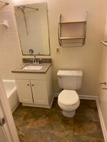 Building Photo - 2609 Camelback Ln