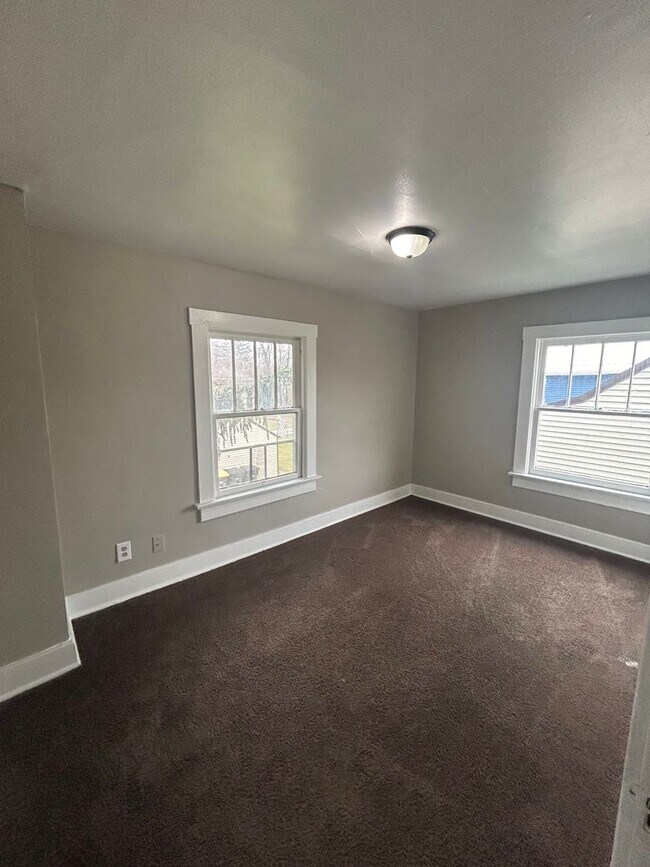 Building Photo - 2725 Reed St