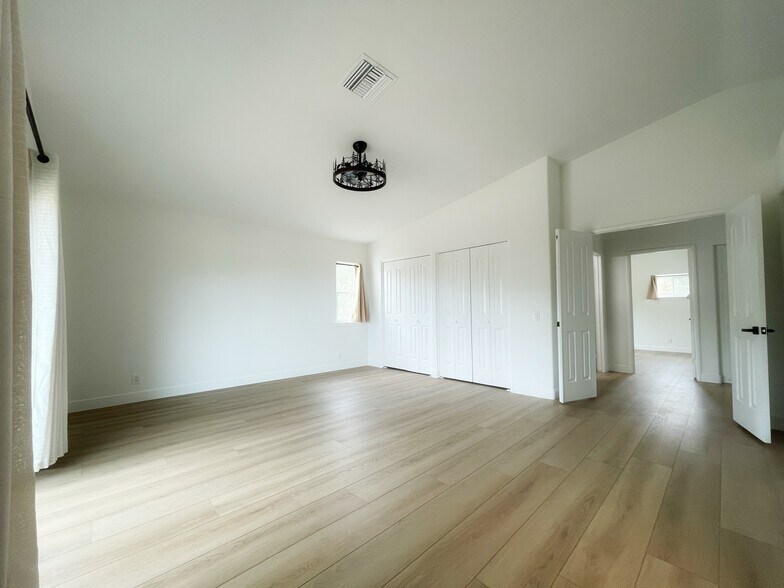 Building Photo - 2711 Sumac Rd