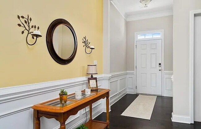 Building Photo - Spacious 4-Bedroom Retreat with 3 Full Baths in Anderson's Prime Location!