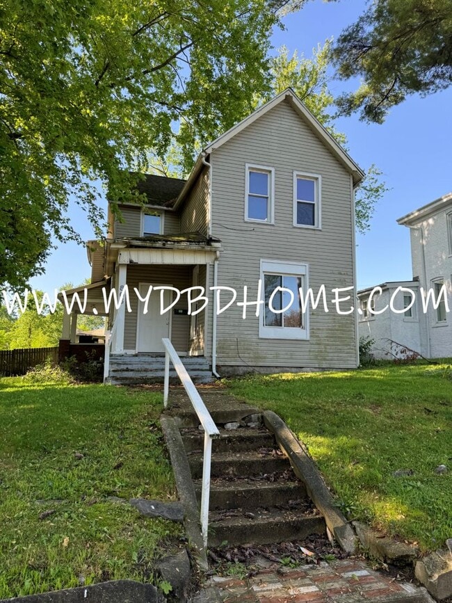 Building Photo - 805 Belle Ave