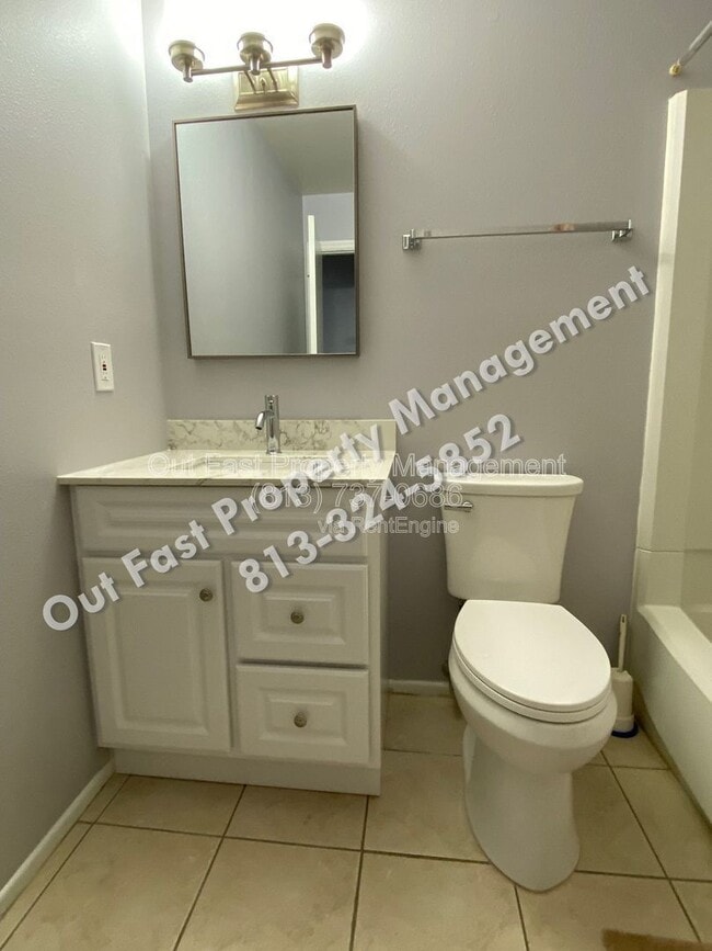 Building Photo - 2764 Kavalier Dr