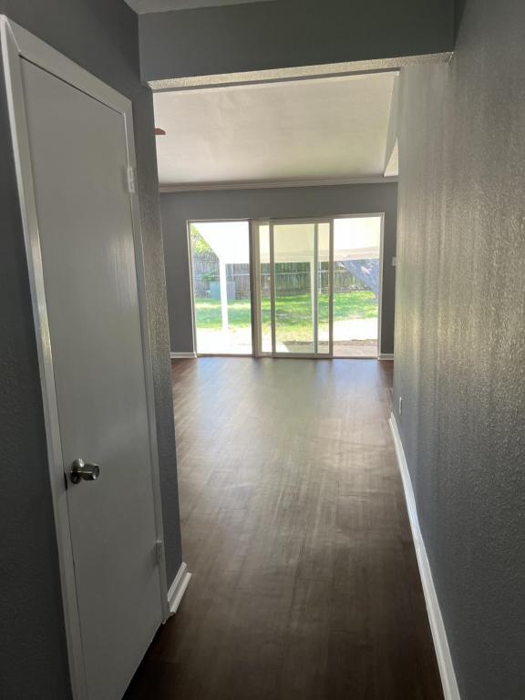 Building Photo - 3300 Winderemere Drive