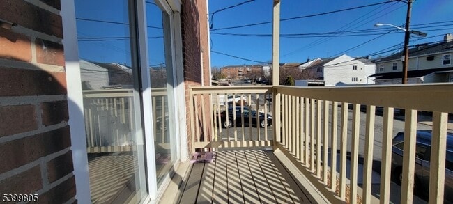 Primary Photo - 17 Cuozzo St