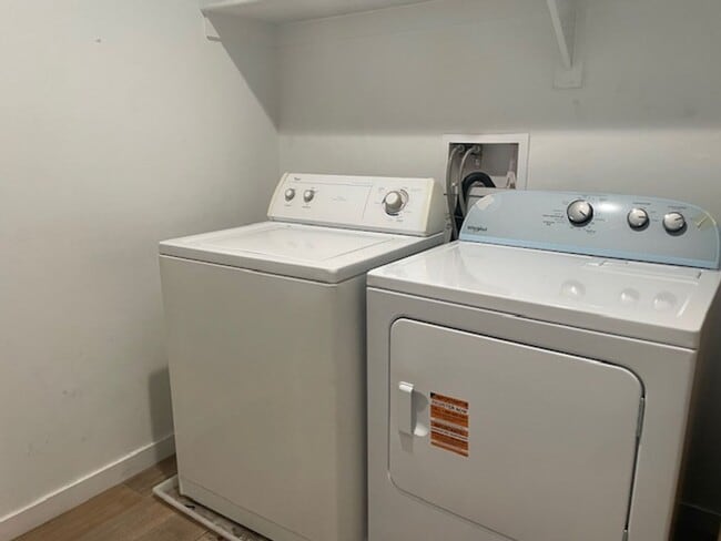 Building Photo - Large spacious 4 bedroom home located in cul de sac