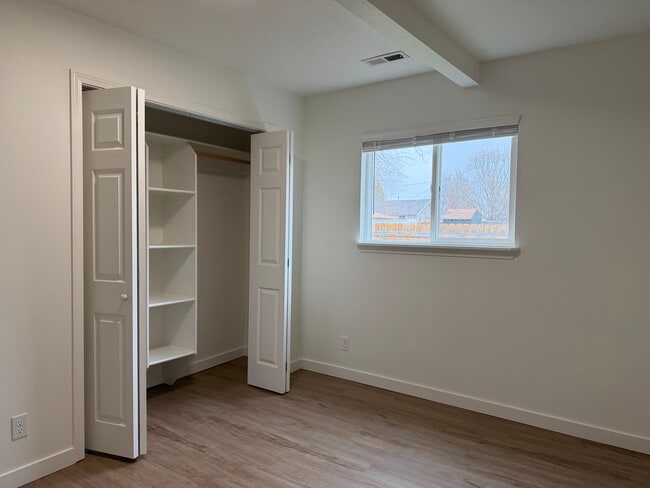 Building Photo - 416 Jasper Ave