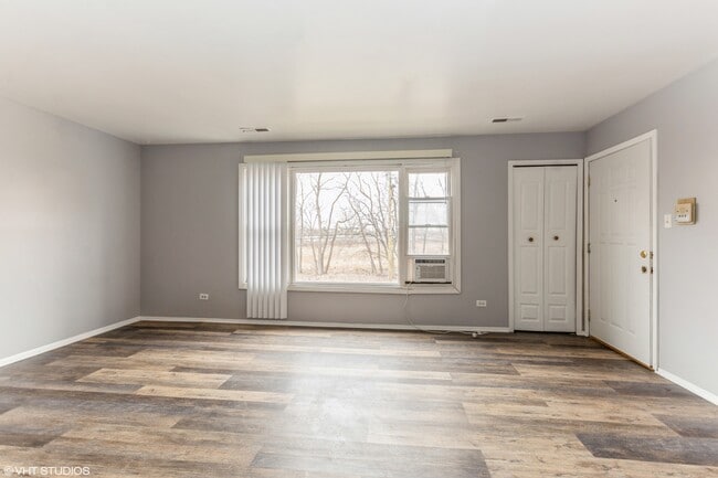 Building Photo - 87 Paxton Ave