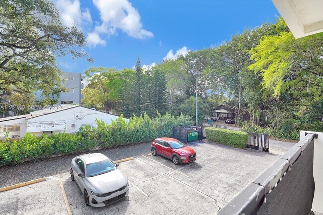 Building Photo - 12101 NE 6th Ave