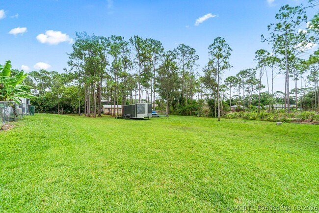 Building Photo - 15439 63rd Pl N