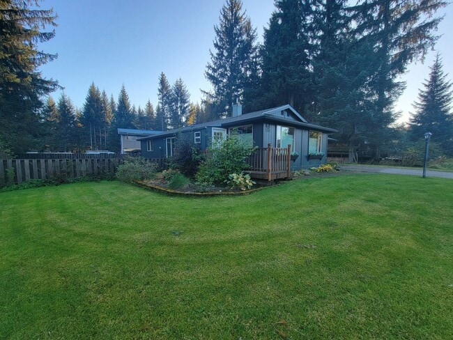 Building Photo - Spacious 3-Bedroom Home with Fenced Yard &...