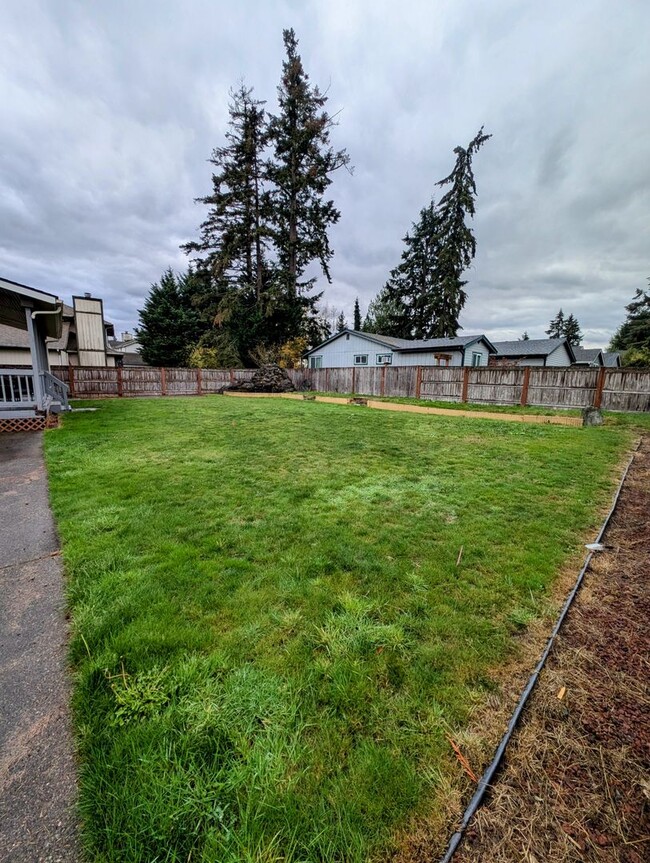 Building Photo - Luxury South Tacoma Home For Rent - Corner...