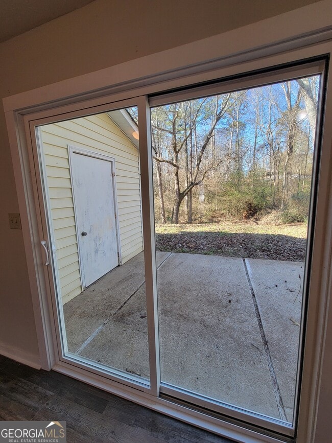 Building Photo - 2938 Bridge Dr