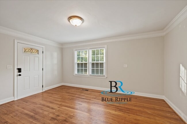 Building Photo - 1579 Walker St SE