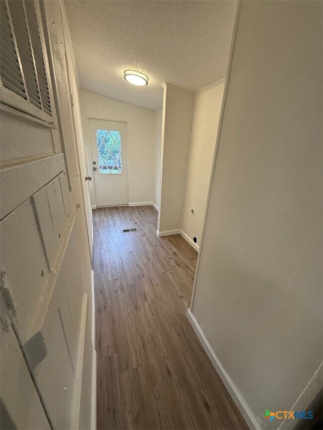 Building Photo - 532 Grandview Bend