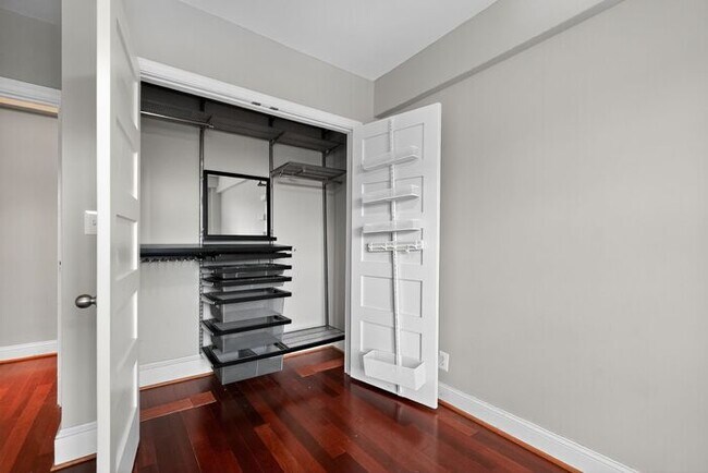 Building Photo - 2100 19th St NW