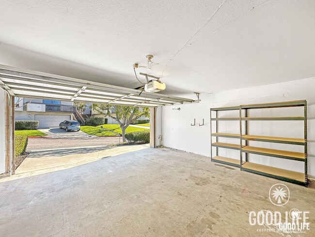 Building Photo - Spacious 4Bd/3Ba Townhome near SDSU