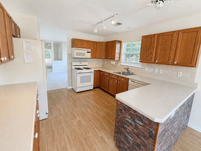 Building Photo - 3579 Vicari Ave