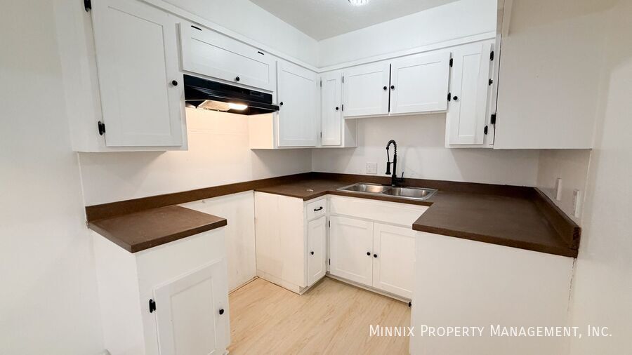 Building Photo - 5005 Avenue W