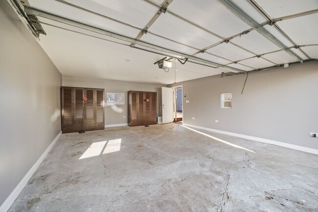 Building Photo - 503 S Benton St