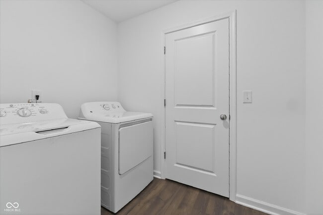 Building Photo - 15988 Tharp Wds Dr