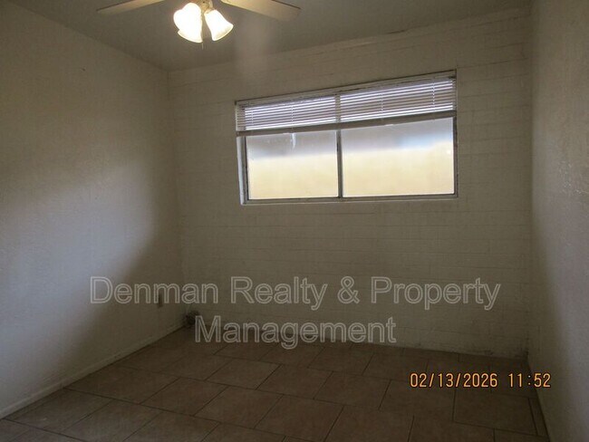 Building Photo - 7109 N 68th Dr