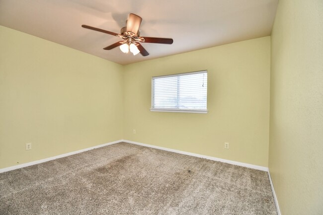 Building Photo - 1118 Desert Palms Ln