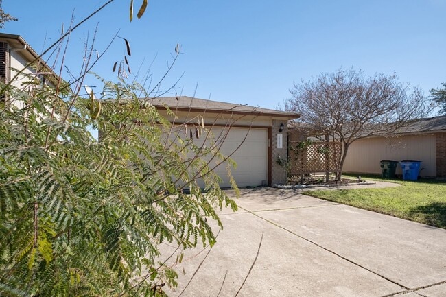 Building Photo - 17131 Dashwood Creek Dr