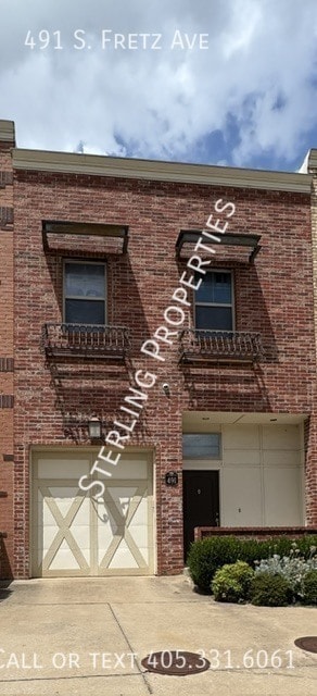 Building Photo - 491 S Fretz Ave