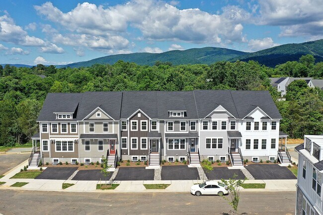 Building Photo - Pet-Friendly Crozet Townhome
