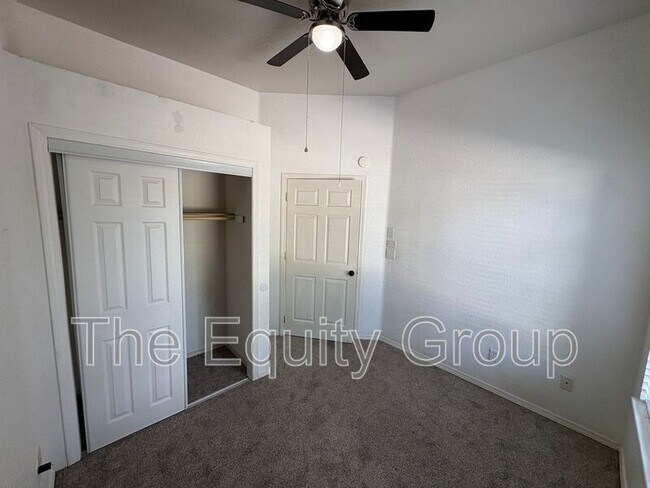 Building Photo - 1040 N Sumter Ct