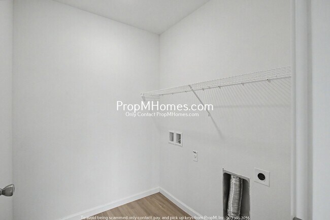 Building Photo - Modern Three Bedroom in Gresham's Newest Community!