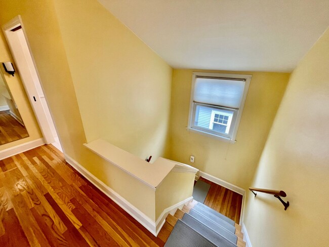 Building Photo - Well Maintained- 3 bed 2 bath Home - Piedm...