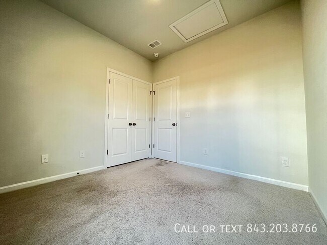 Building Photo - 105 Sequoia Ln