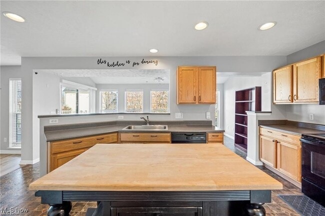 Building Photo - 7419 Meadow Brooke Way