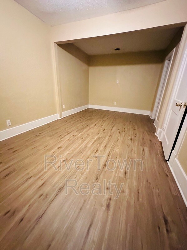Building Photo - 842 Isabelle St