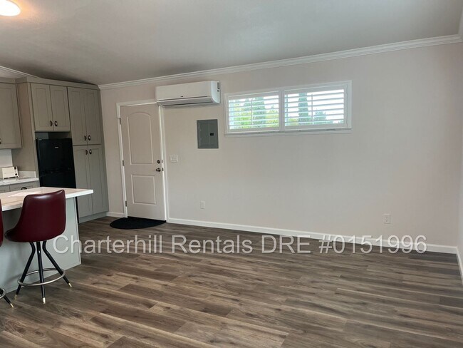 Building Photo - Granny unit- newly built, spacious, one bedroom, upstairs, PG&E/Wtr/Sewer included!