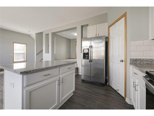Building Photo - 5030 Fountain Lane N