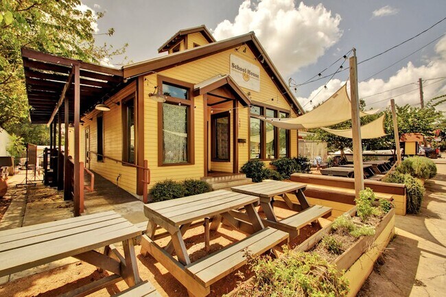 Building Photo - 3214 Larry Lane