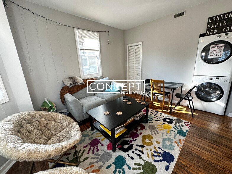 Building Photo - 777 Parker St