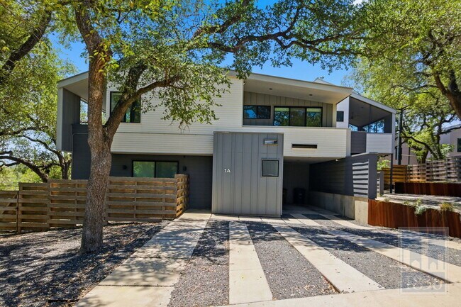 Building Photo - 3202 Clawson Rd