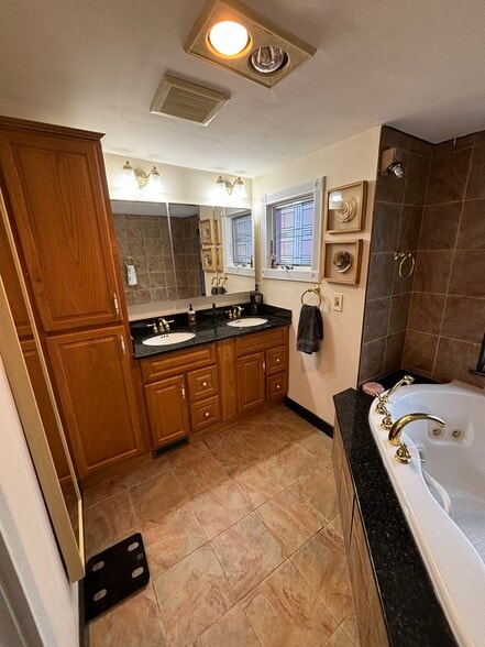 Building Photo - 37 Farquhar St