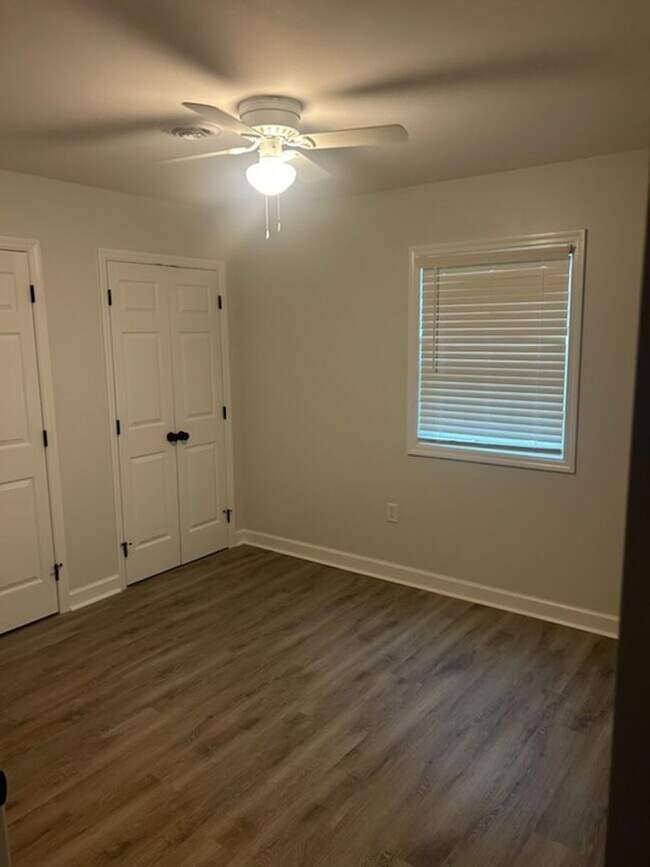 Building Photo - 2-Bedroom, 1-Bath House