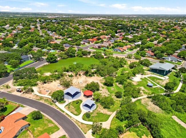 Building Photo - 1114 Churing Dr