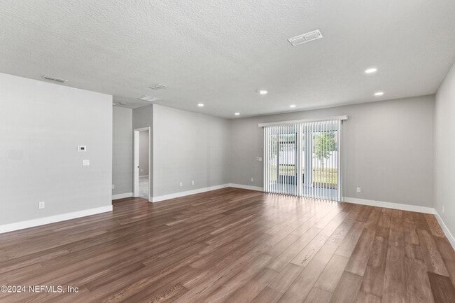 Building Photo - 4570 Creekside Blf St