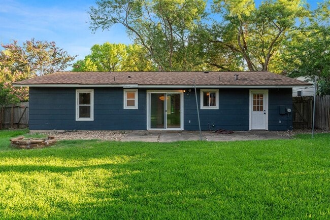 Building Photo - 508 Harway Ct