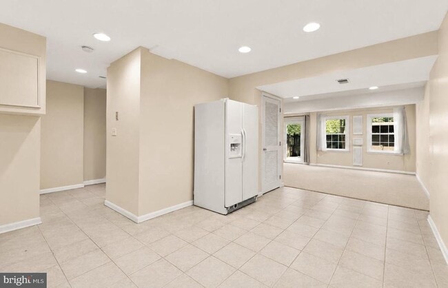 Building Photo - 8221 Dr Craik Ct