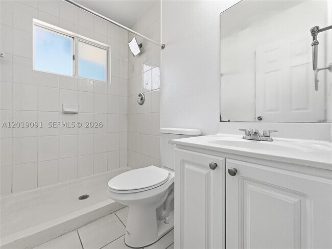 Building Photo - 3002 San Remo Cir